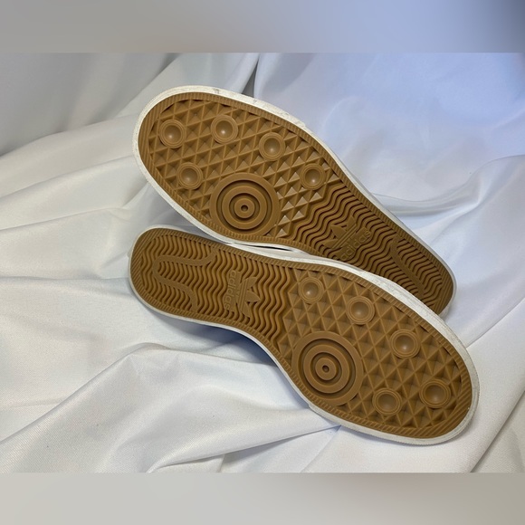 Adidas slip-on canvas shoes - Picture 4 of 8